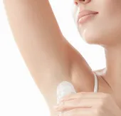 Kiểm tra ráy tai biết tình trạng "viêm cánh"?