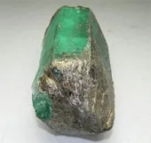 Tìm thấy ngọc lục bảo 5.000 carat ở Nga