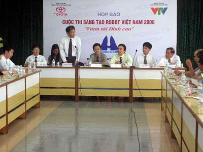2007: VN đăng cai tổ chức cuộc thi Sáng tạo Robocon