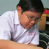 Cậu bé 12 tuổi sáng chế bảng điều khiển thông minh