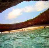 Bãi biển bí mật đẹp như mơ