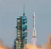 Thần Châu 10 và cuộc chạy đua trên không gian