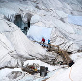 Dùng mền trùm dãy Alps