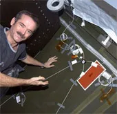 Hệ thống siêu âm giúp xác định điểm rò rỉ khí trên trạm ISS
