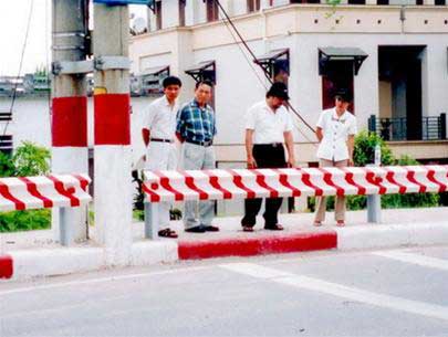 Dải phân cách bằng... polymer composite