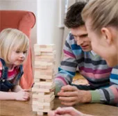 Trẻ con cũng dễ xiêu lòng trước khuôn mặt đẹp