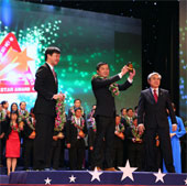 Đất Xanh nhận giải Sao Vàng Đất Việt 2013