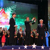 Đất Xanh nhận giải Sao Vàng Đất Việt 2013
