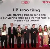 Trao giải thưởng cho kỹ sư và nhà khoa học trẻ Việt Nam