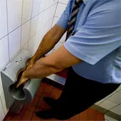 Sấy tay không đúng cách cũng làm lây lan vi khuẩn