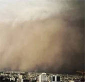 Bão bụi quét qua Iran, hơn 30 người thương vong