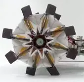 Bánh xe robot “ma thuật” thích ứng với mọi địa hình trên cạn