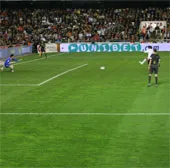 Sút phạt penalty khó cản phá cỡ nào?