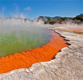 Hồ nước sủi bọt ở New Zealand