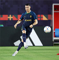 Trung bình mỗi cầu thủ chạy bao nhiêu km trong một trận World Cup?