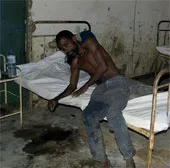 Vì sao có người vẫn thoát khỏi "tử thần Ebola" dù nhiễm bệnh?