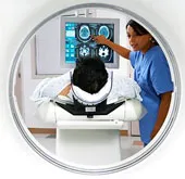 Bộ xương em bé nằm trong bụng mẹ 38 năm