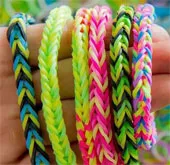 Vòng chun đeo tay hand made chứa chất độc hại