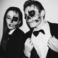 Nghiên cứu chứng minh Halloween là lễ hội của tình yêu