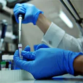 Tìm ra cách mới chữa HIV