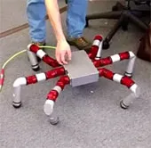 Chế tạo "quái vật" robot sáu chân