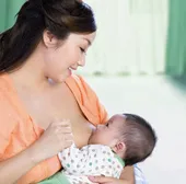 Nuôi con bằng sữa mẹ có thể tăng IQ cho trẻ