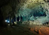 Những hang động ẩn chứa dấu vết cổ đại trên thế giới