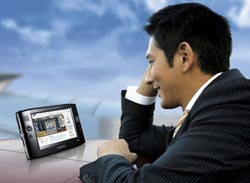 Máy tính siêu di động Origami: Bỏ chip Intel, dùng AMD