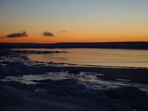 Mực nước ở Bắc Băng Dương giảm 2cm/năm