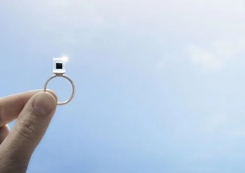 Nén khói bụi ô nhiễm thành đồ trang sức