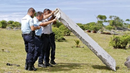 Malaysia chính thức xác nhận mảnh vỡ máy bay trôi dạt là của MH370