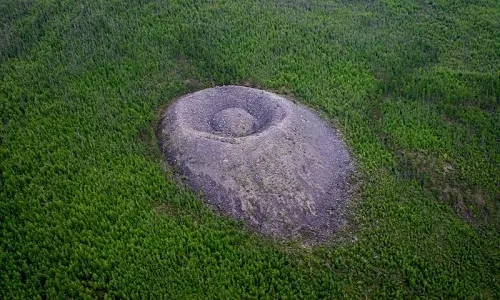 "Tổ đại bàng đáng sợ" bí ẩn ở Siberia