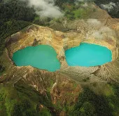 Bí ẩn hồ đổi màu “ma quái” ở Indonesia