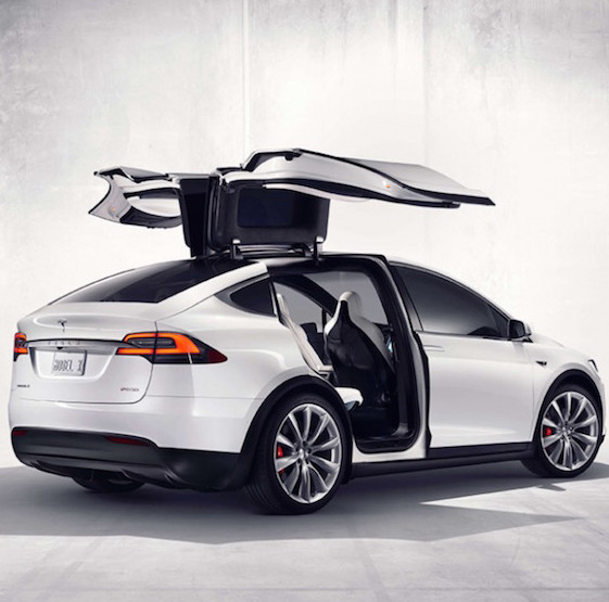 Tesla Model X chính thức ra mắt xe SUV chạy điện