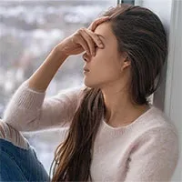 Vì sao chúng ta dễ buồn chán vào cuối thu, đầu đông?