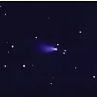 Hình ảnh UFO nghi bị sét đánh gây tranh cãi