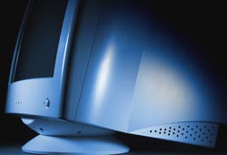 Thị trường máy tính giã từ màn hình CRT