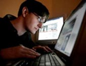 Sex 'cây nhà lá vườn' tràn ngập các trang chia sẻ video