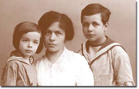 Lá thư mới tiết lộ cuộc sống tình cảm của Einstein