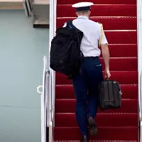 Vali hạt nhân luôn theo chân tổng thống Mỹ