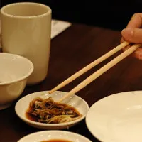Người Việt ăn uống "chung đụng" dễ nhiễm khuẩn gây ung thư dạ dày