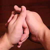 Lý giải tiếng kêu khi bẻ khớp đốt ngón tay