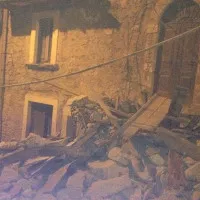 Italy: Động đất 6,2 độ Richter, gần như toàn bộ thị trấn bị phá hủy hoàn toàn