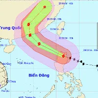 Bão Haima gây gió giật cấp 16 tiến vào biển Đông
