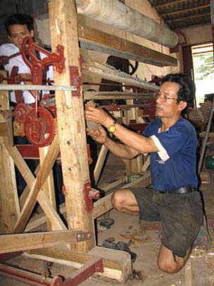 Nông dân chế tạo thành công máy dệt chiếu