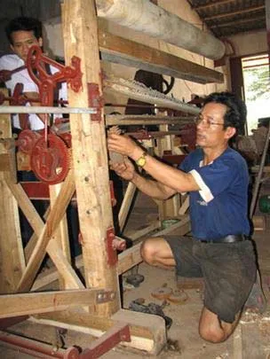 Nông dân chế tạo thành công máy dệt chiếu