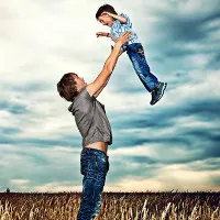 Được ở bên bố càng nhiều, con sẽ càng thông minh, tự tin