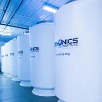 Bé gái ung thư xin được đóng băng cơ thể chờ ngày hồi sinh