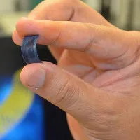 Tìm ra cách chế "siêu pin" sạc vài giây, dùng cả tuần