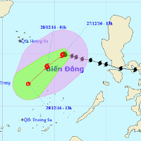 Bão số 10 mạnh cấp 12 tiến sát đất liền
